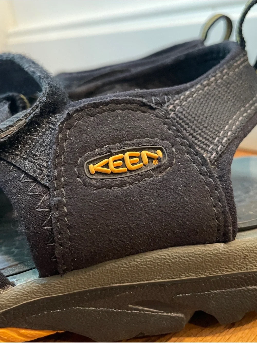 KEEN Women’s 9.5 SPD Cycling Sandals Black Shimano SM-SH51 Cleats Waterproof